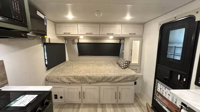 NB18.7 Floorplan Main Room