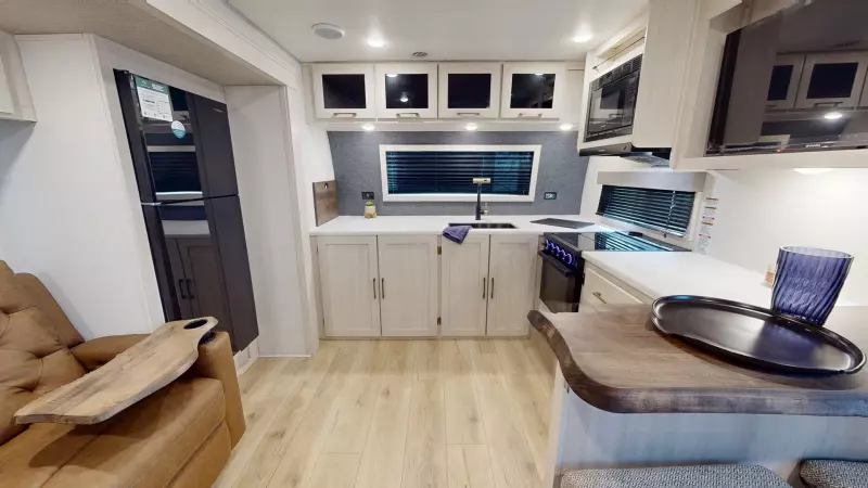 Grand Surveyor Main Room